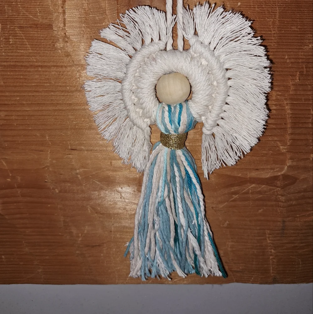 Macrame Angel - Picture 2 of 3